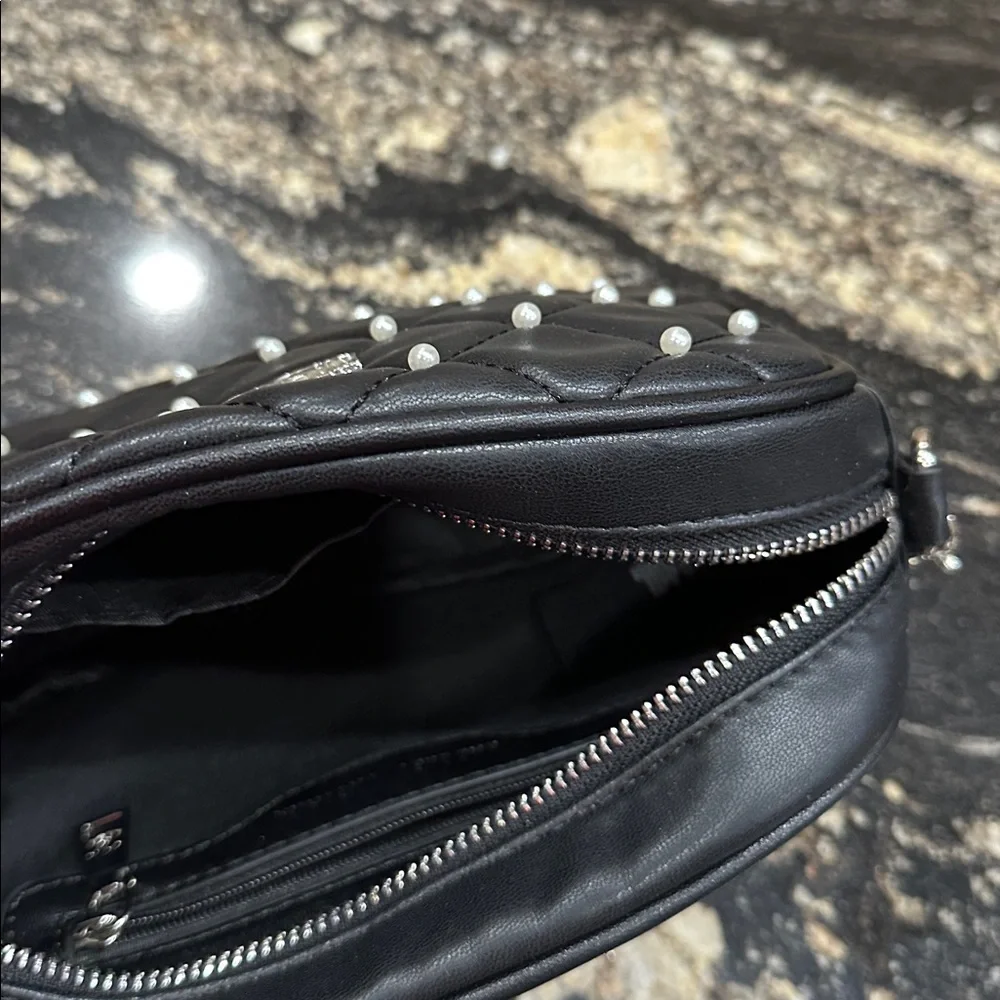 Badgley Mischka Diamond Quilted Camera Bag - Picture 7 of 8